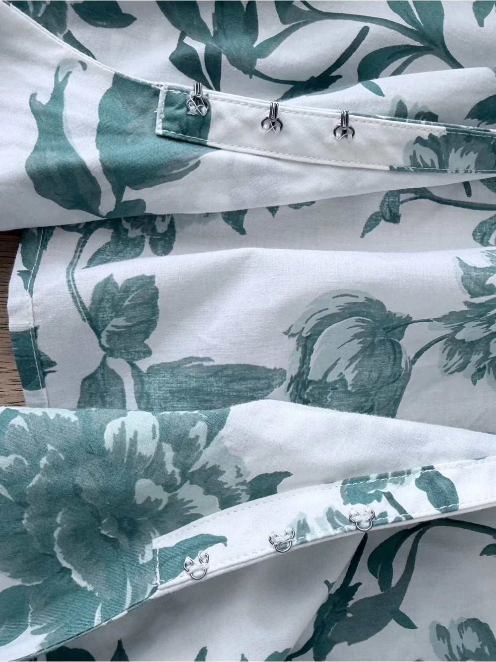 Abercrombie & Fitch Green Floral Tie-Front Crop Top Hook and Eye boho XS NEW